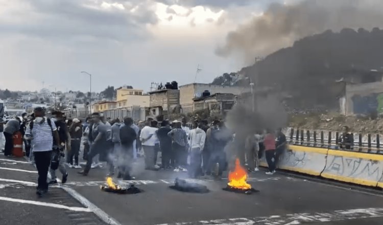 Bloquean autopista México-Cuernavaca, tras enfrentamiento en Topilejo