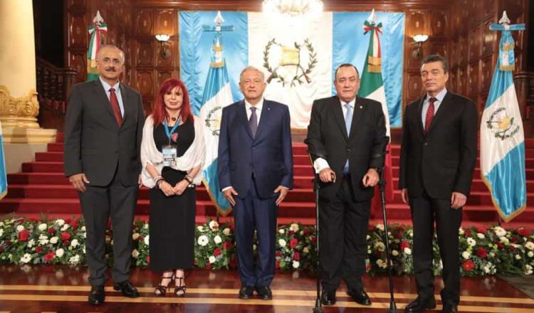 Acude gobernador de Tabasco a gira de AMLO por Guatemala