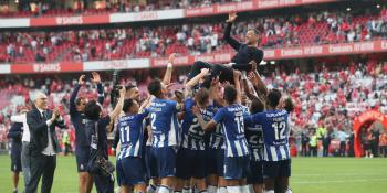 Porto gana la Liga de Portugal; festejos son opacados por muerte de aficionado