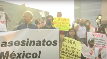 Marchan periodistas en la CDMX para pedir un alto a la violencia contra la prensa en el país