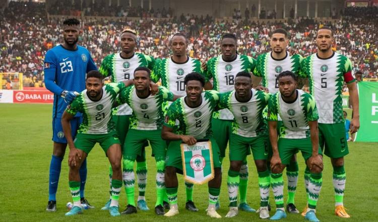 Nigeria llama equipo de debutantes contra México