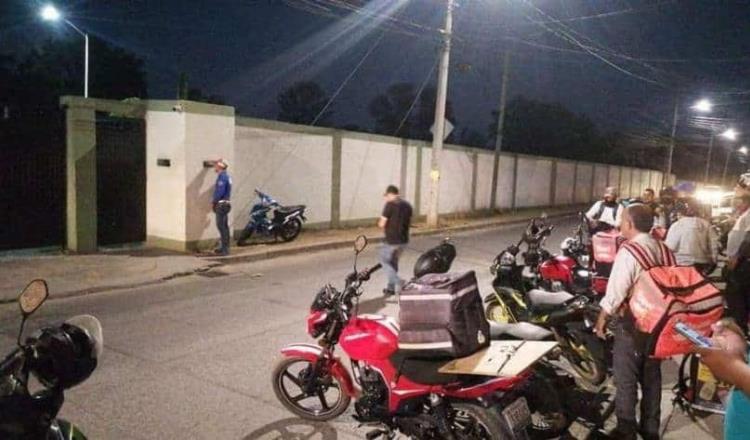 Militares de Guanajuato piden pollos rostizados vía Uber y no los pagan