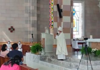 Oficia obispo de Tabasco misa en honor a las enfermeras y enfermeros del estado