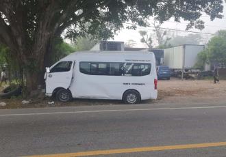 Transportista choca contra un árbol y fallece en la Teapa-Villahermosa