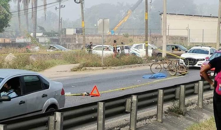 Cruzaba la calle con su triciclo y camioneta lo embiste en la Cárdenas-Villahermosa