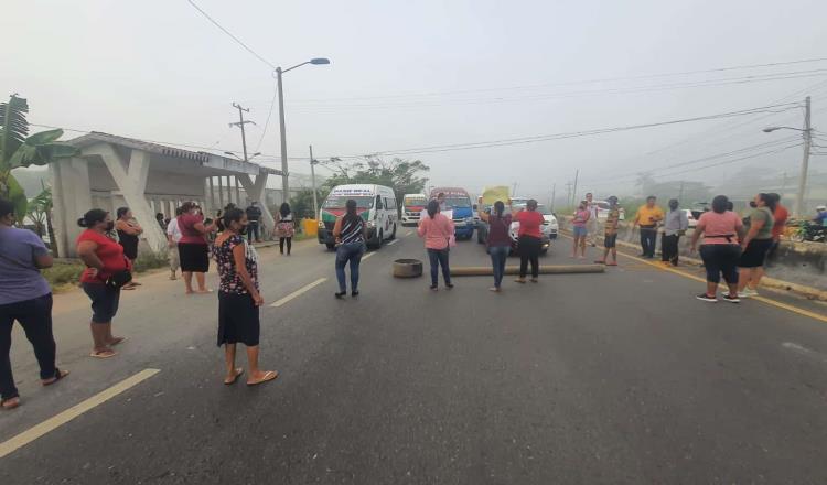 Otro bloqueo… habitantes de Lagartera cierran la Villahermosa-Frontera