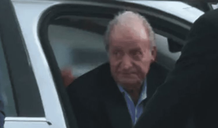 Rey emérito Juan Carlos I regresa a España, tras dos años de exilio