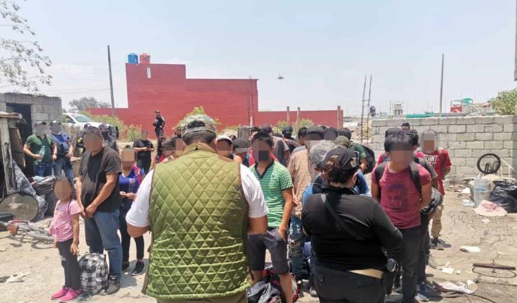 Rescatan a 81 migrantes en Puebla y Chiapas; se encontraban en hacinamiento y espacios insalubres