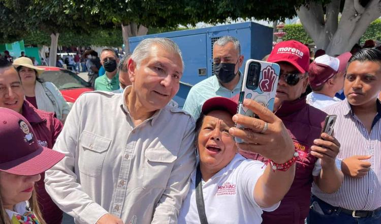 Vitorean ‘¡presidente!’ a Adán Augusto López durante su visita a Hidalgo