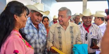 Compromete Obrador entregarle 30 mil hectáreas a Yaquis en agosto