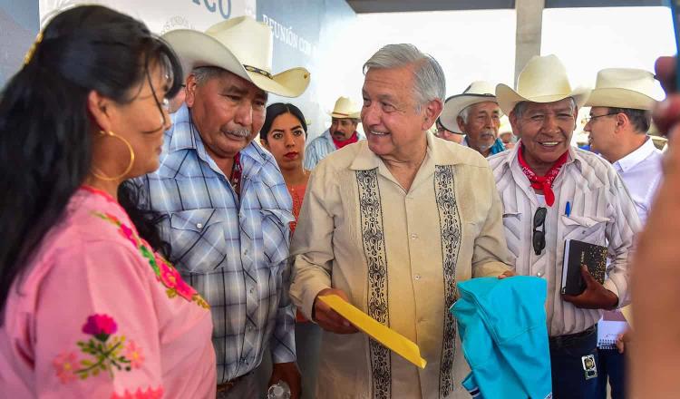 Compromete Obrador entregarle 30 mil hectáreas a Yaquis en agosto