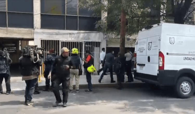 Balacera en despacho de abogados deja 3 personas muertas y una herida, en la CDMX