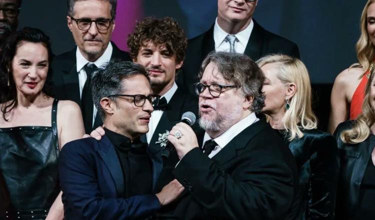 Gael García y Guillermo del Toro se echan palomazo en Cannes