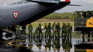 Fuerzas Armadas distribuyen 8 mil despensas a afectados por Agatha en Oaxaca