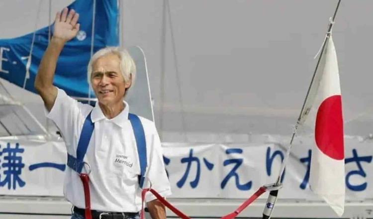 Japonés se convierte en el hombre de mayor edad en cruzar el océano Pacífico en solitario