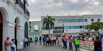 Piden indígenas frente a Palacio de Gobierno que se deroguen Ley Dedazo