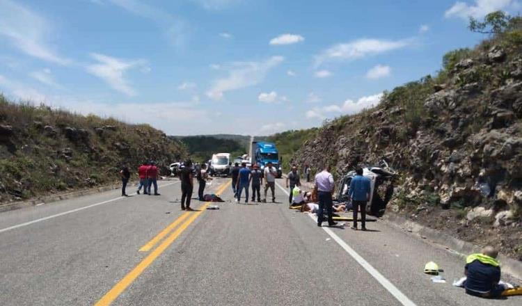 Choque en Chiapas deja cuatro muertos y nueve heridos