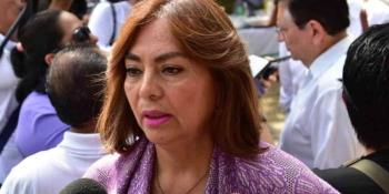 Nelly Vargas pretende arreglar el mundo desde un café, acusa legisladora perredista