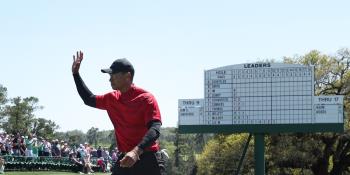 Supera Tiger Woods los mil millones de dólares de ingresos en su carrera