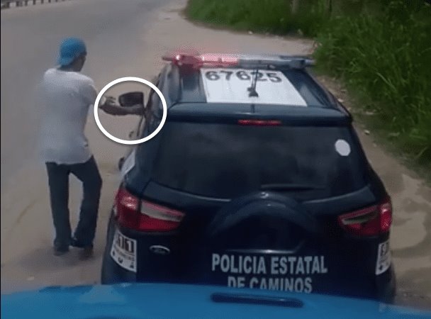 [VIDEO] Exhiben a agentes de tránsito recibiendo “mordida” en Villahermosa