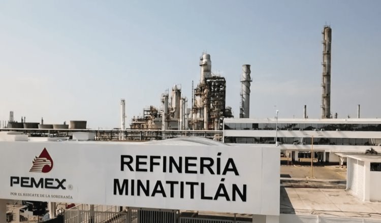 Presume AMLO rehabilitación de la refinería de Minatitlán, Veracruz