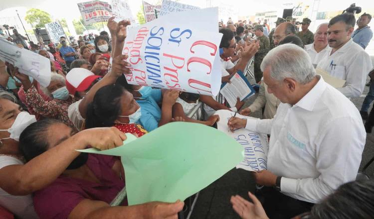 Migrante guatemalteca pide a AMLO su nacionalidad; ‘para votar por usted’, le dice