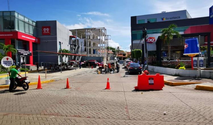 Cerrada la calle Rosendo Taracena; trabajan en registro