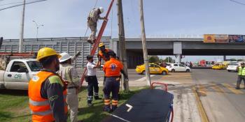 Se electrocuta hombre entre Ruiz Cortines y Periférico