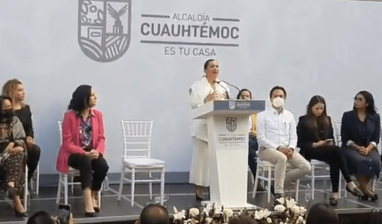 Acusa Sandra Cuevas a AMLO y a Sheinbaum de echar a perder el país