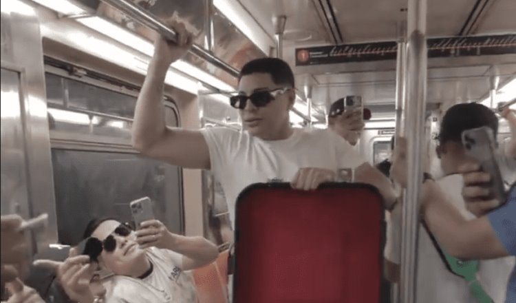 ¡Sorprende a sus fans! Grupo Firme canta en el metro de NY