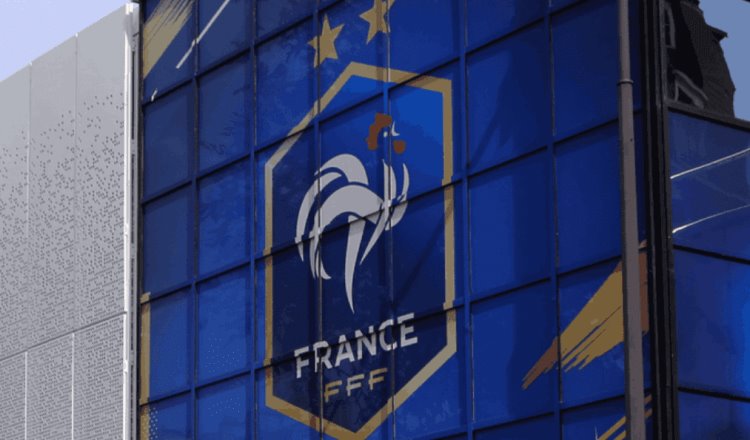 Tras críticas por sus actuaciones en Eurocopa 2020, Mbappé pensó dejar la selección francesa