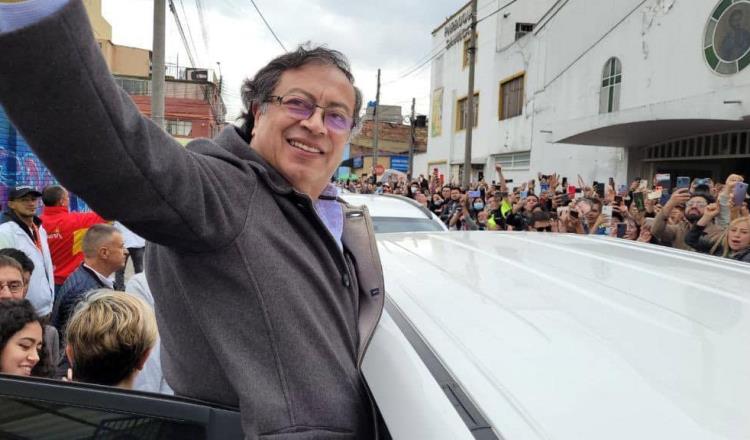 Felicita AMLO a Gustavo Petro por ganar Presidencia de Colombia