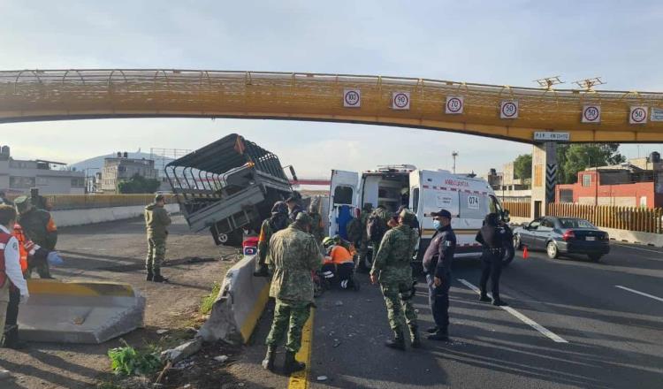 Camión de la SEDENA choca en la México-Puebla; hay 3 soldados heridos 