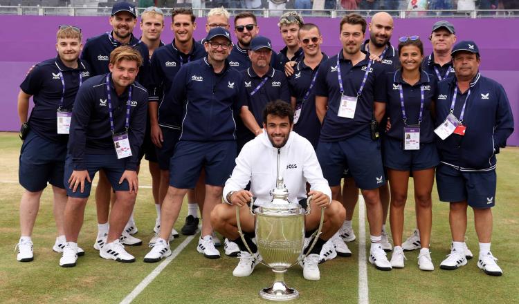 Matteo Berrettini defiende y gana el título del Torneo de la Reina