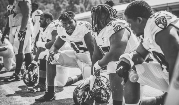 Fallece el linebacker de los Cuervos de Baltimore, Jaylon Ferguson