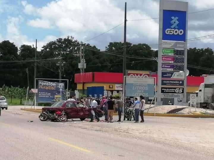 Motociclista choca contra auto en la Villahermosa-Teapa