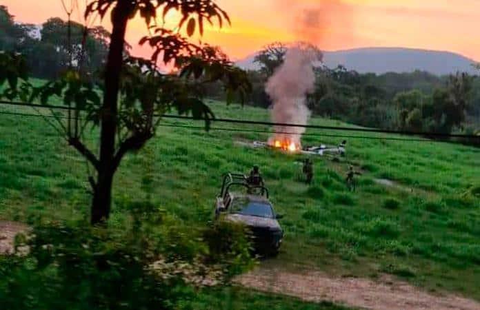 Asesinan a 4 personas e incendian helicóptero en Tamasopo, SLP