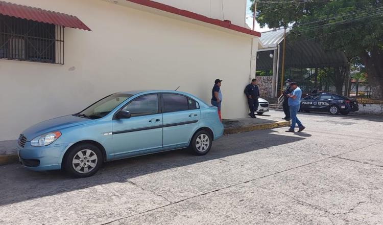 Localizan en la colonia Atasta auto robado