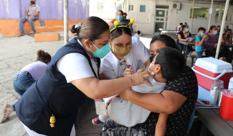 Culmina jornada de vacunación a menores con comorbilidad