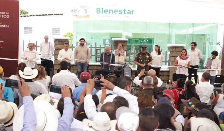 Reporta Víctor Lamoyi que hay casi mil sucursales del Banco del Bienestar operando en México