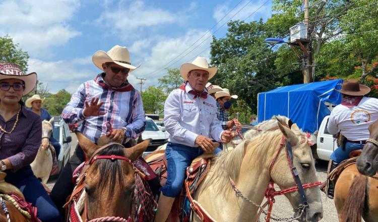 Realiza Óscar Cantón cabalgata; niega que se esté promocionando rumbo a 2024