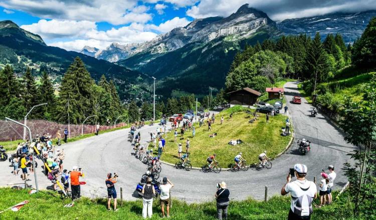 Tour de Francia: dan de baja a ciclistas por contagiarse de coronavirus