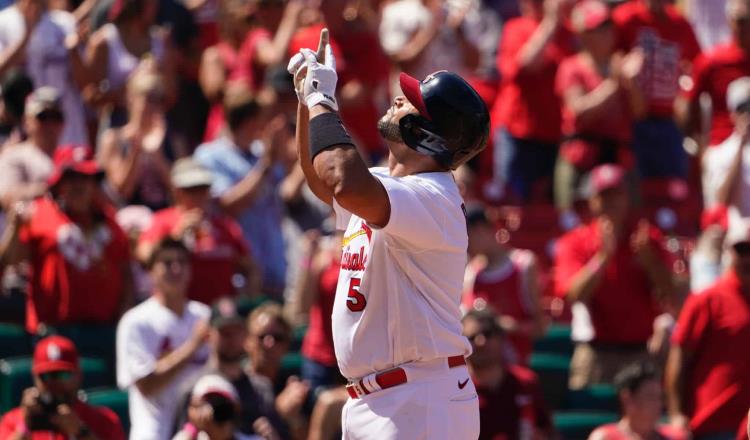 Albert Pujols se pone a 16 jonrones del club de los 700