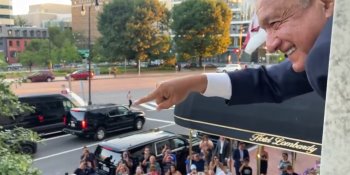 "Es un orgullo ser mexicano", dice AMLO a paisanos en Washington