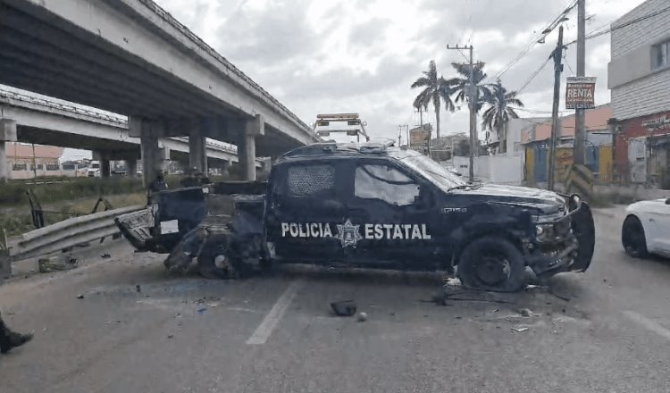 Embisten a patrulla de la SSPC y vuelca en la Villahermosa-Cárdenas