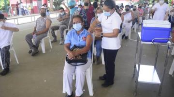 Ante quinta ola, Salud aplica 3 mil vacunas de refuerzo a rezagados de Centro