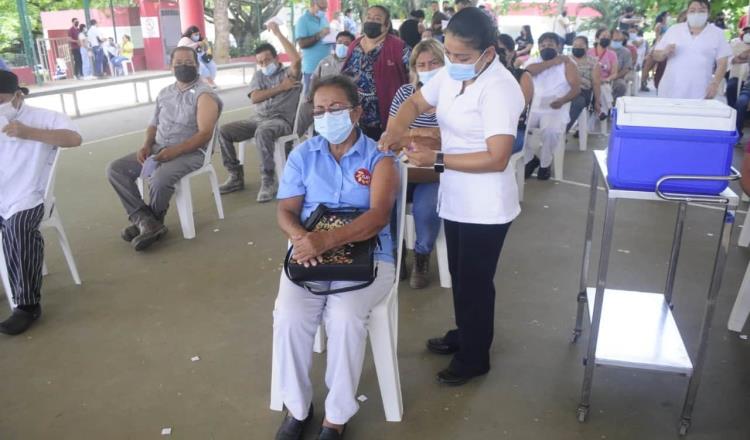 Ante quinta ola, Salud aplica 3 mil vacunas de refuerzo a rezagados de Centro