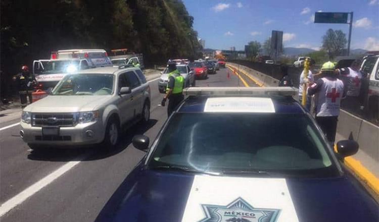 Volcadura de combi en la autopista México-Puebla deja un muerto y 16 lesionados 
