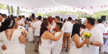 "Sí acepto": se casan 46 parejas en Paraíso en boda colectiva