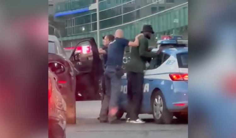 [VIDEO] Policía italiana detiene por error a jugador del Milan a punta de pistola